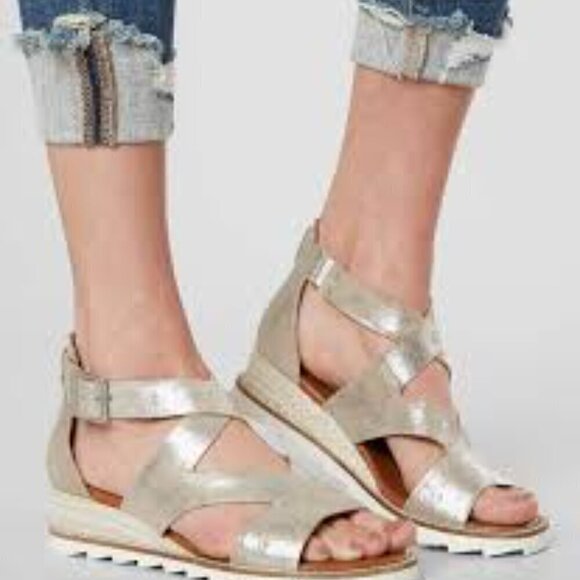 Diba True wedge sandal new in box Metallic Silver Sz 11 - Picture 2 of 6